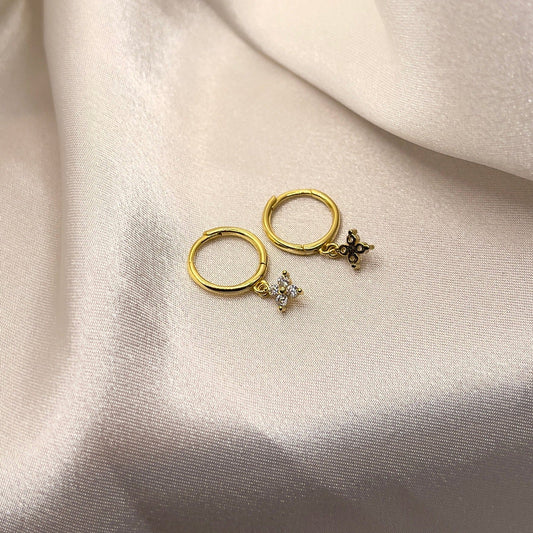 Clover Huggies in Gold