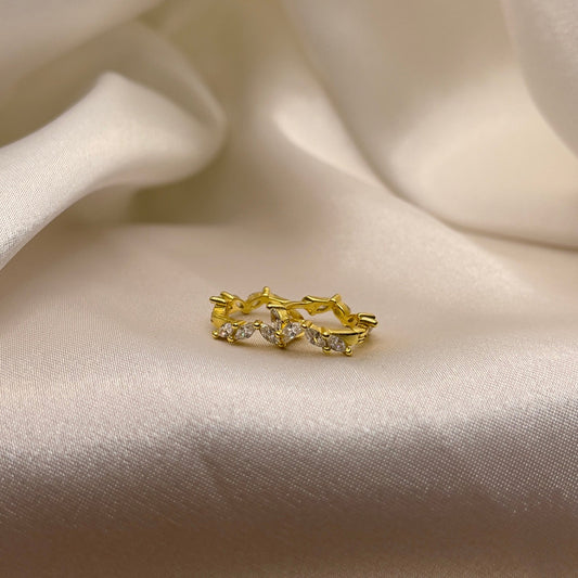 Tiara Huggies in Gold